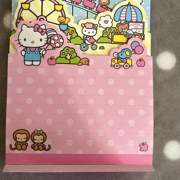 Hello Kitty Note Pad - Picture 2 of 9